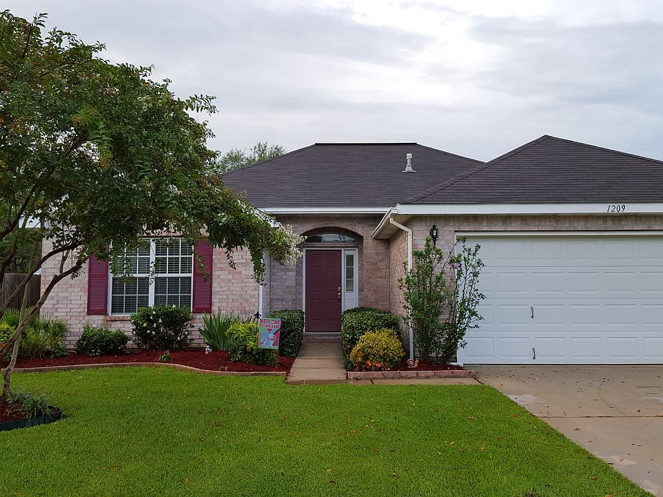 1st image of 1209 Mountain Ash Dr