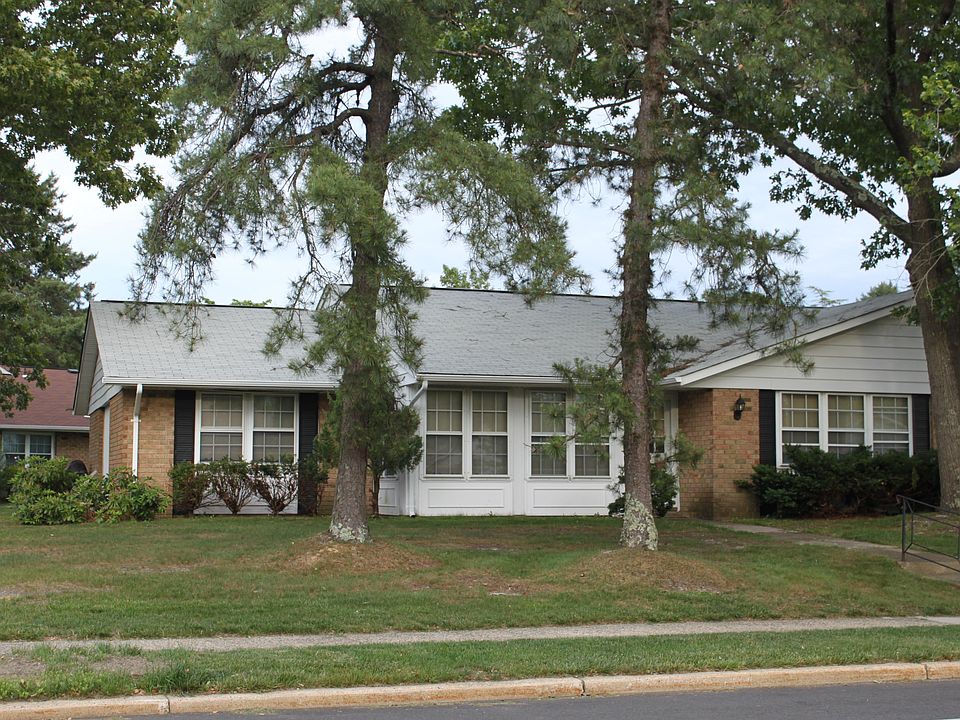 1st image of 112 Buckingham Drive #A