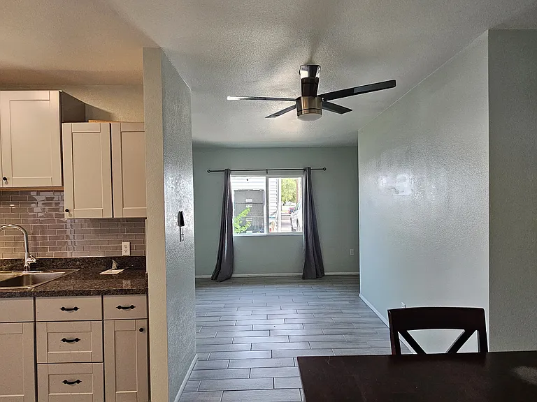 4132 W Greenway Rd — Photo 7