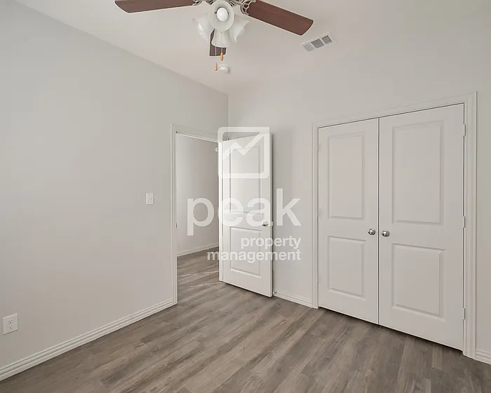 2034 Brookes St — Photo 11