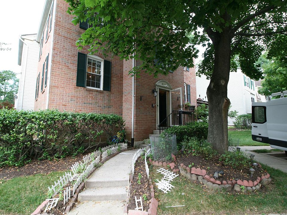 1st image of 632 Ivy League Ln