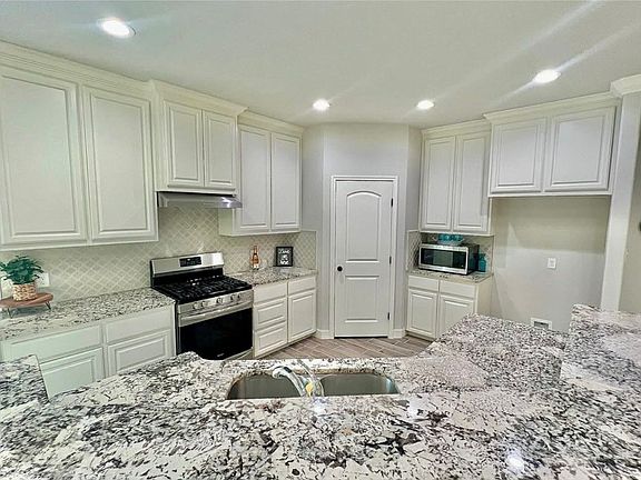 5th image of 7214 Lake Melody Dr