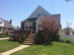147 Dow Ave, Mineola, NY 11501