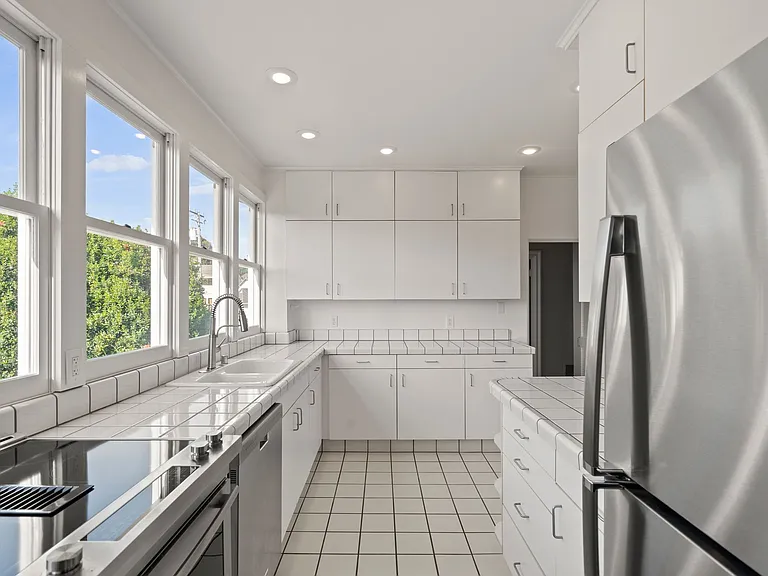 1703 E Cliff Dr #4 — Photo 18