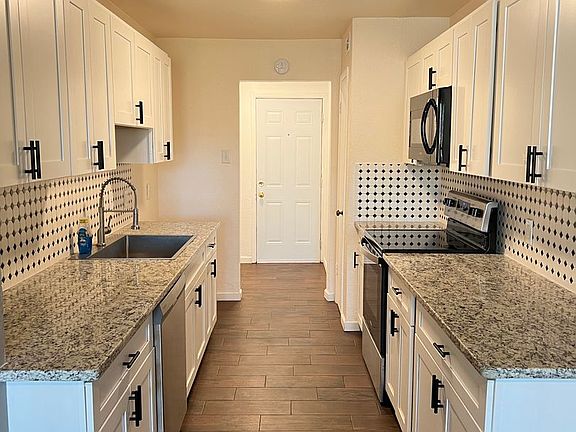 2nd image of 423 Lake Highland Dr
