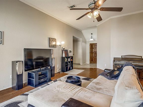 4th image of 1519 Flameleaf Dr