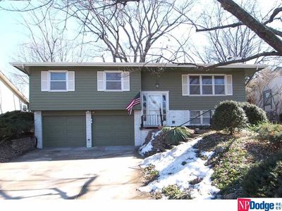 8711 Lakeview Dr, Omaha, NE, 68127