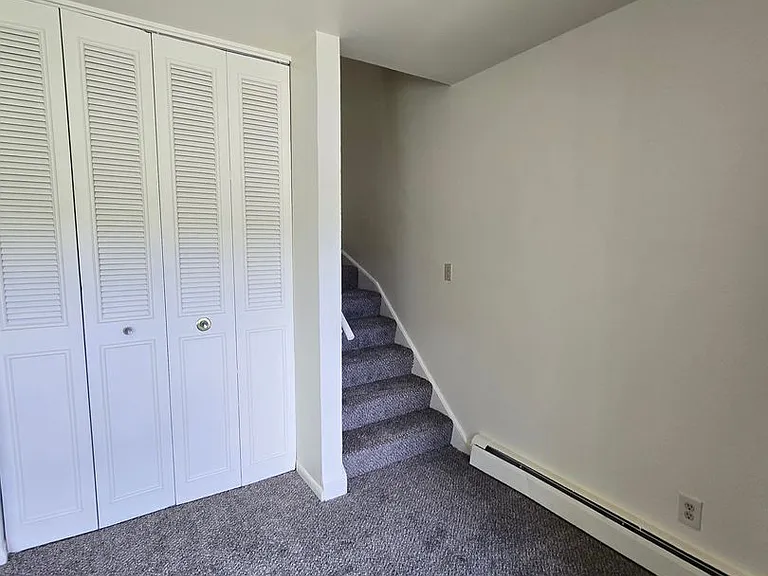 Mulford Park Apartments — Photo 31