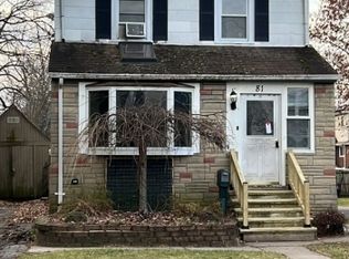 81 Roosevelt Ave, Dumont, NJ 07628