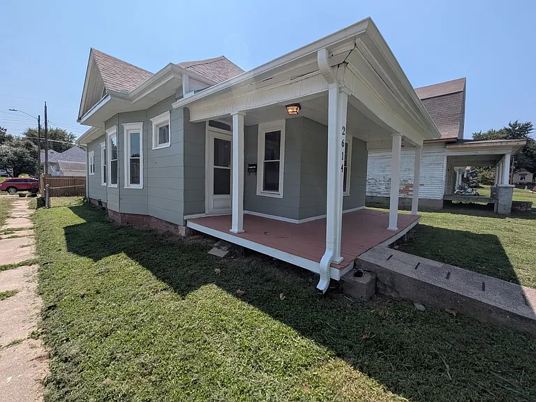 2614 Sacramento St — Photo 1