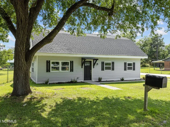 144 Shore Road, Newport, NC 28570