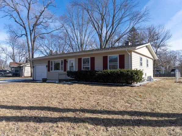 30W133 Bruce Ln, Naperville, IL 60563