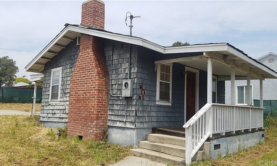 1st image of 4911 Glen St