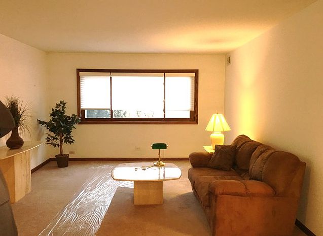 1st image of 1925 E Oakton St APT 2D