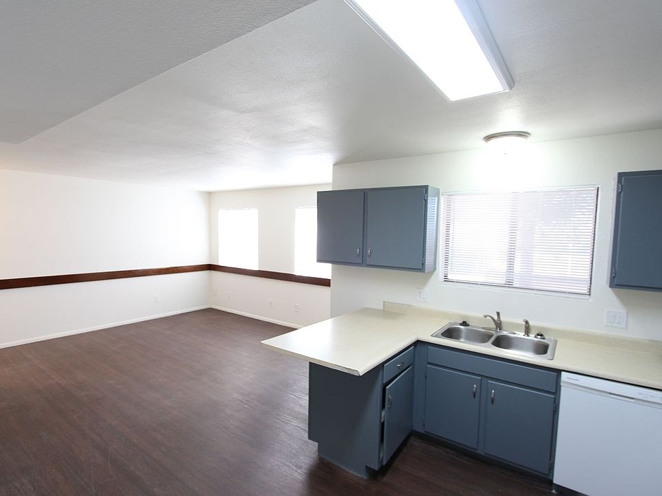 1st image of 1927 E Arrowhead Ave #4