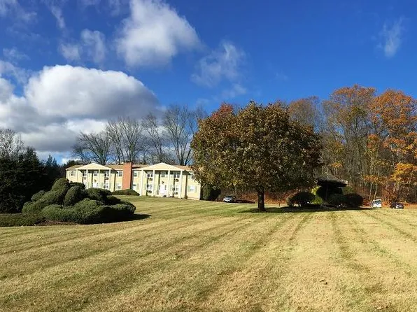 31 Pilgrim Trl #D4, Woodbury, CT 06798