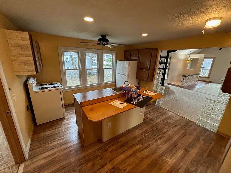 44 Pollard Ave — Photo 4