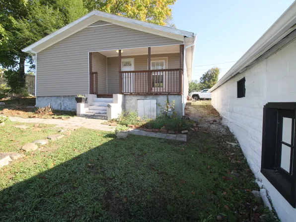 102 Dale Ave, Oliver Springs, TN 37840