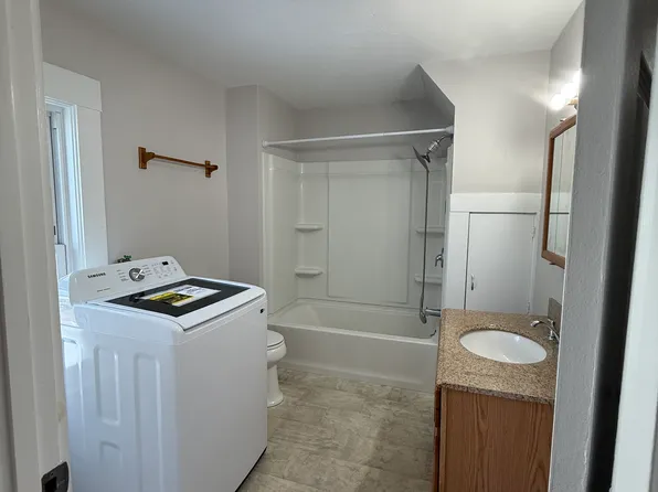 9 Nashua St #1, Ayer, MA 01432