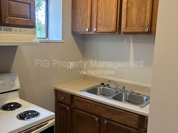 2nd image of 605 W E St #C1a