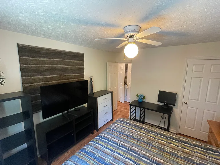 3652 Regency Park Dr — Photo 6