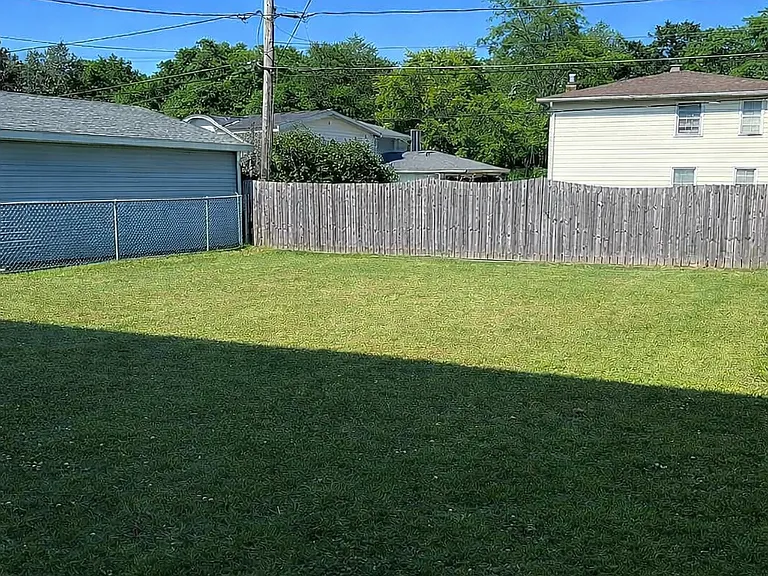 154 Fairgreen Dr #R — Photo 10