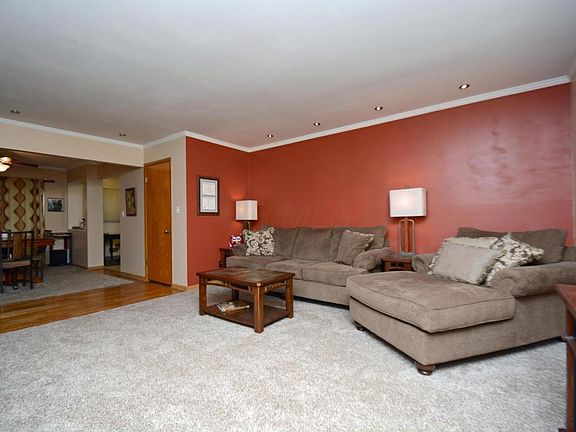3rd image of 4413 Marland Dr