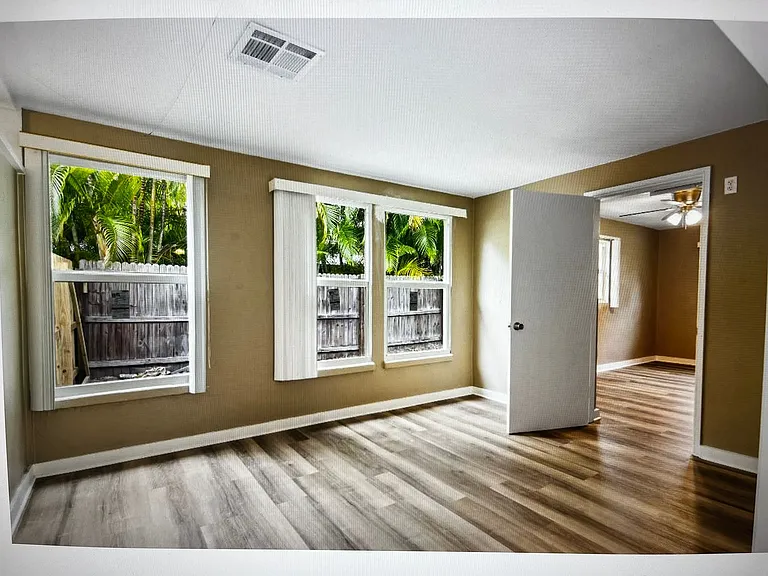 515 Cypress Rd — Photo 6