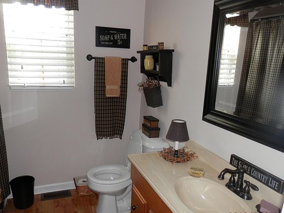 4th image of 120 Blake Dr