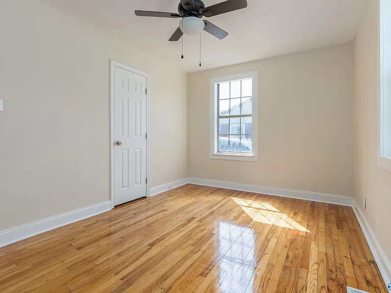 214 Richmond Dr NW — Photo 9