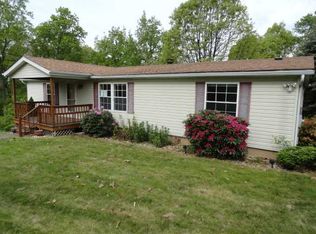 16 Benjamin Dr, Jeannette, PA 15644