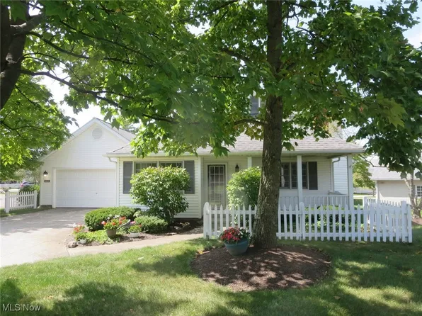 1405 Peppercorn Ln, Broadview Heights, OH 44147