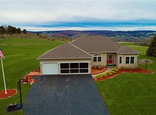 1643 Oak Hill Rd, Tully, NY 13159