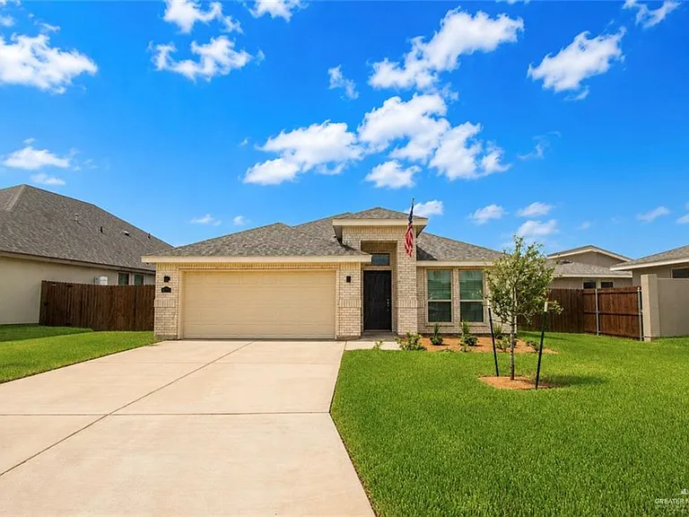 13721 Belle Ct — Photo 1