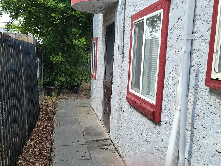 1473 N Zenobia St #A — Photo 1