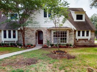 4911 Charade Dr, Houston, TX 77066