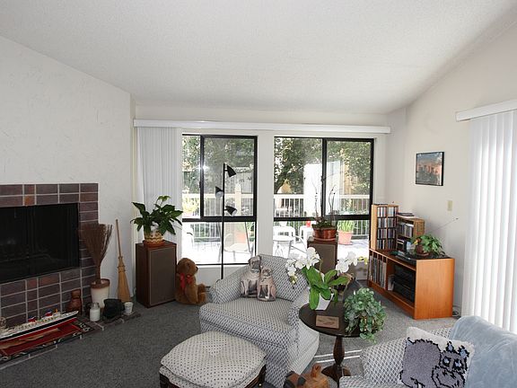 3rd image of 1174 S Westlake Blvd Unit B