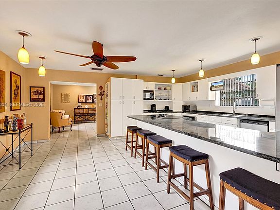 2nd image of 6501 SW 30th St