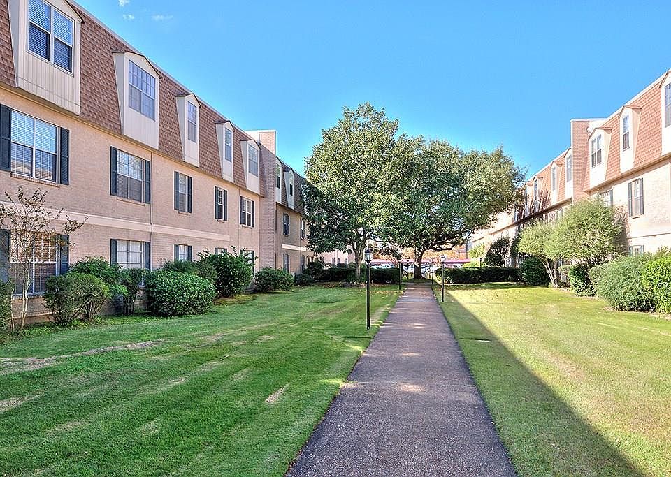 1st image of 2720 Whitney Pl APT 409
