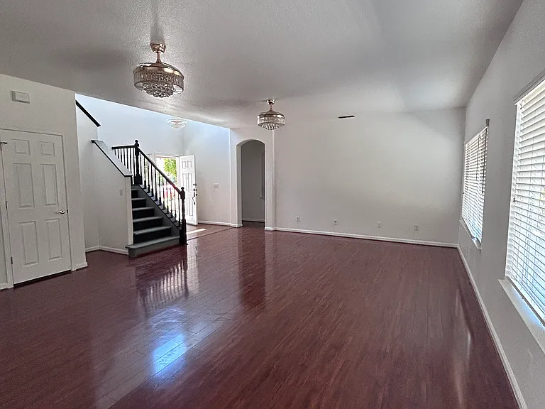 170 Bombay Cir — Photo 4