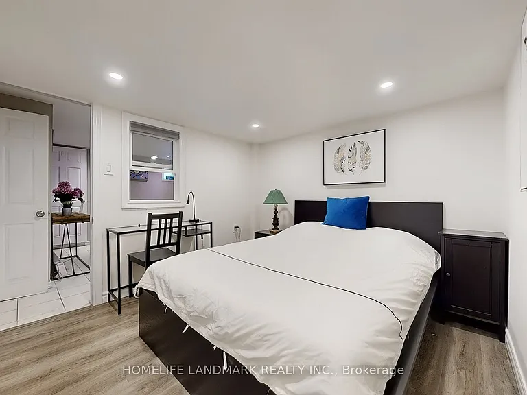 30 Paperbirch Dr — Photo 21