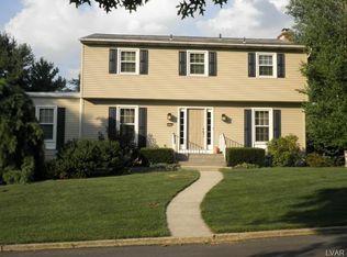 1188 Clearview Cir, Allentown, PA 18103