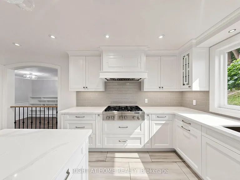 67 Bonnyview Dr — Photo 12