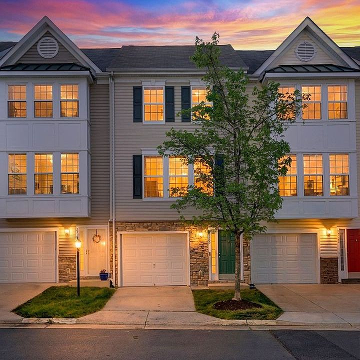 1st image of 23185 Blackthorn Sq