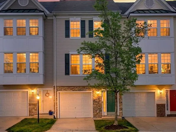 23185 Blackthorn Sq, Sterling, VA 20166