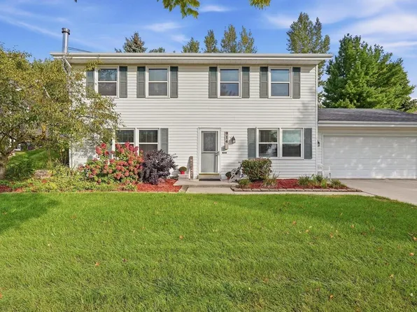 914 Kings Ridge COURT W W, West Bend, WI 53090