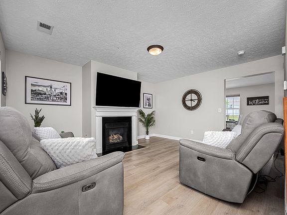 4th image of 1010 Lowrey Pl