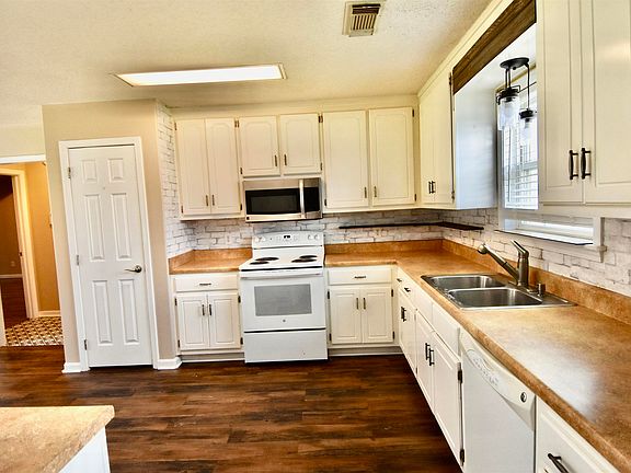 5th image of 18481 Whispering Meadows Blvd