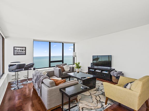 3rd image of 2800 N Lake Shore Dr APT 3201