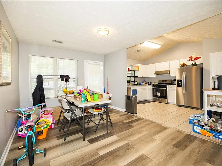 599 Rivulett Ct — Photo 6